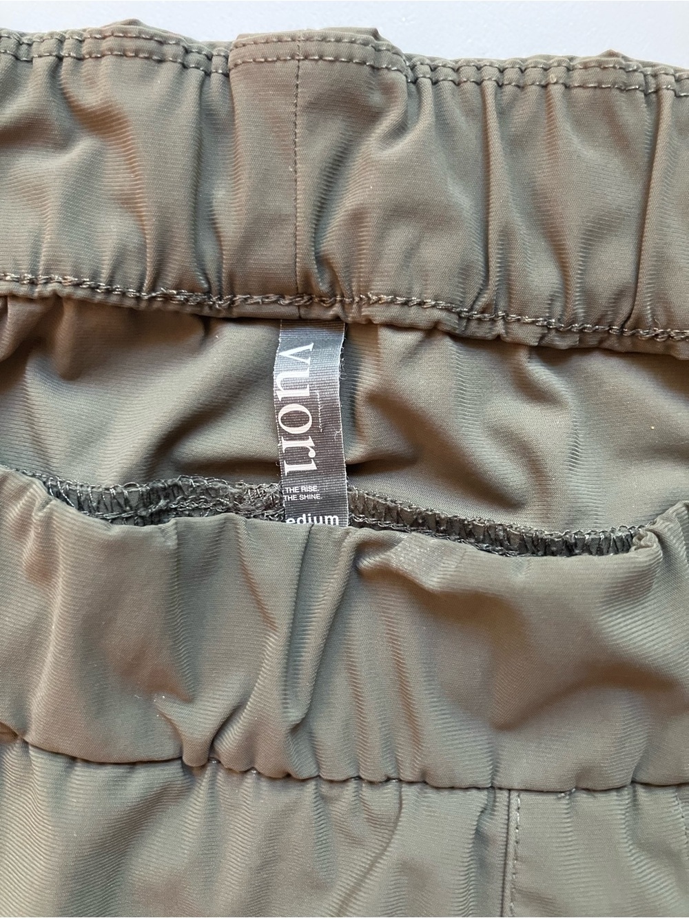 Vuori Miles Tech Ankle Elastic-Waist Pants in Pistachio Green Mid-Rise Medium - Picture 11 of 14